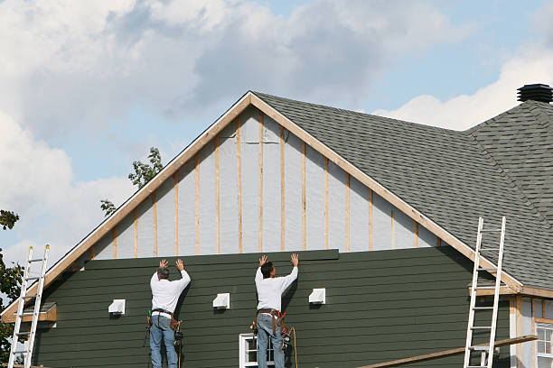 Professional Siding technician working in Loudonville, OH